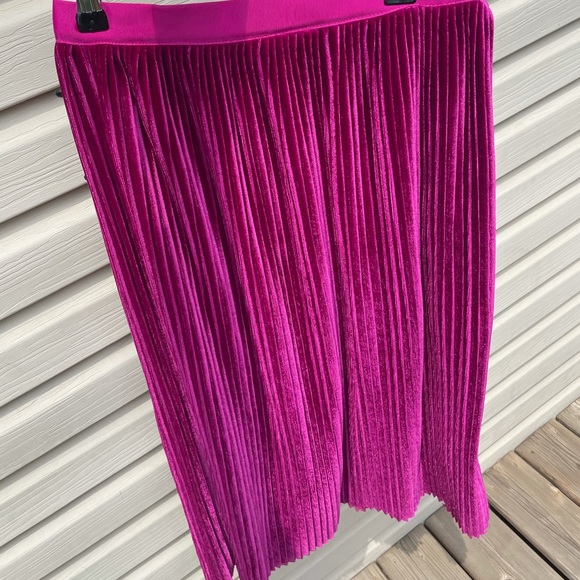Zara XS Pink Velvet Pleated Midi Skirt - Picture 3 of 5
